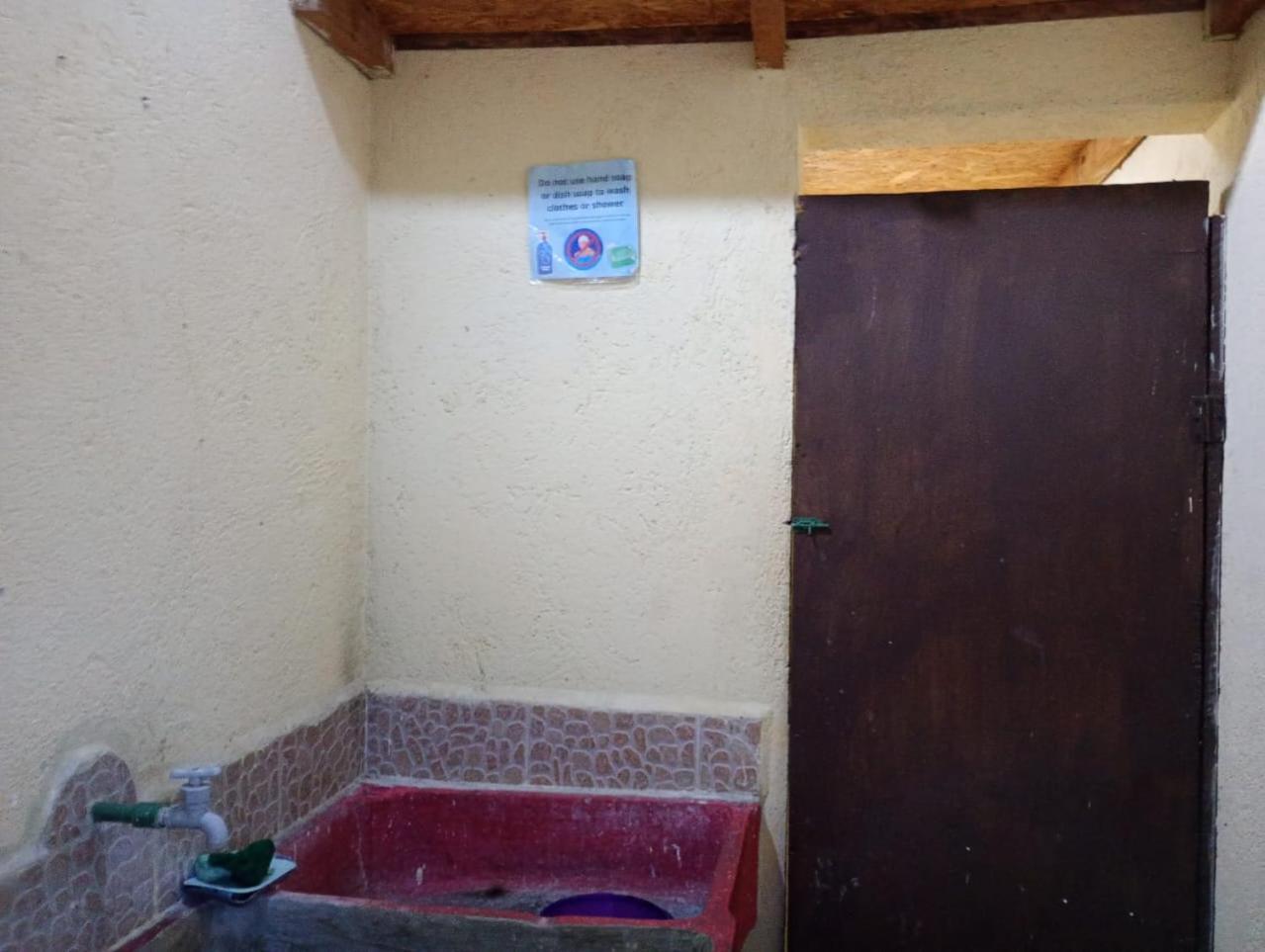 Hospedaje Basico El Jaguar Hotel Antigua Ngoại thất bức ảnh