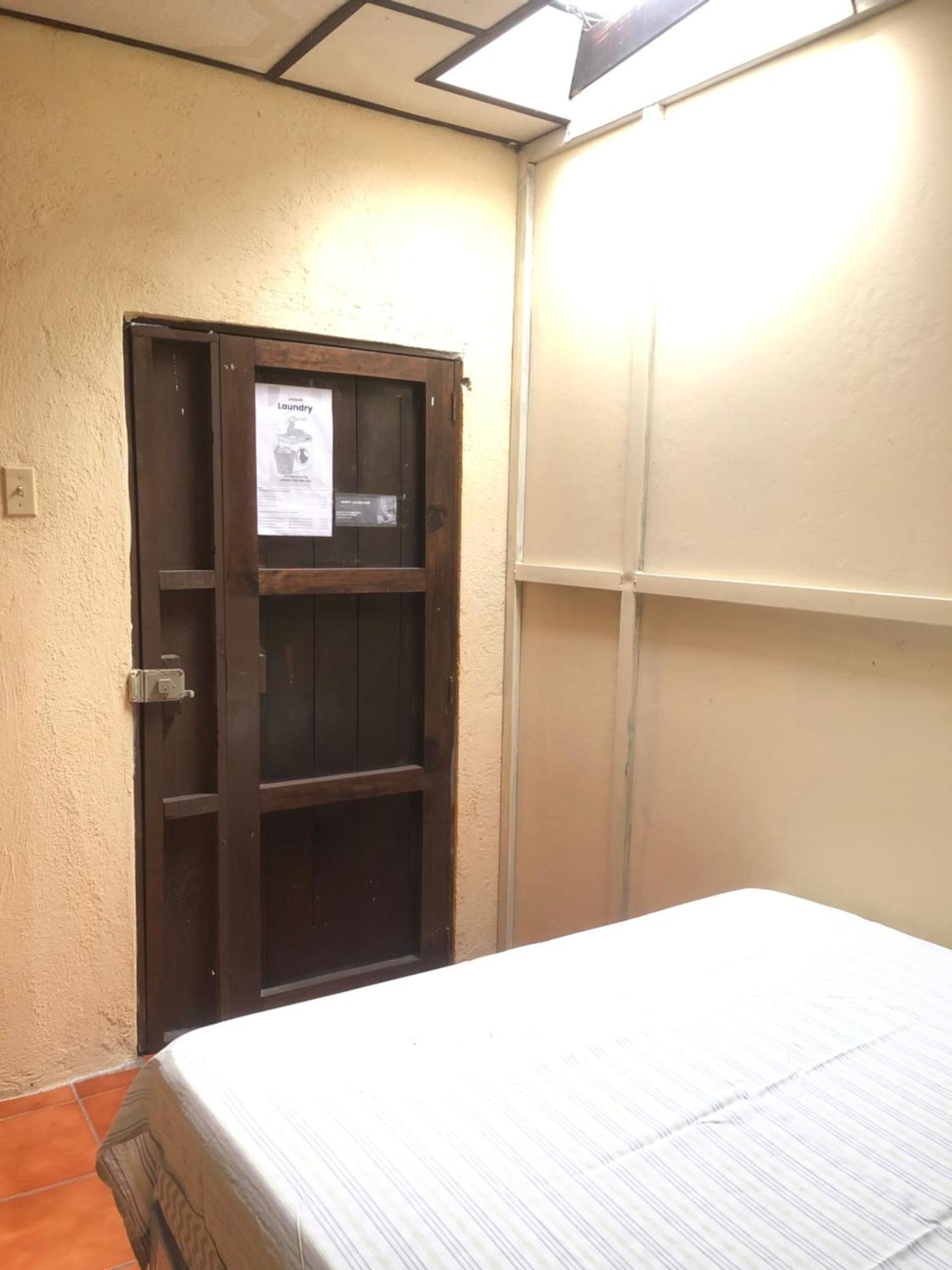 Hospedaje Basico El Jaguar Hotel Antigua Ngoại thất bức ảnh