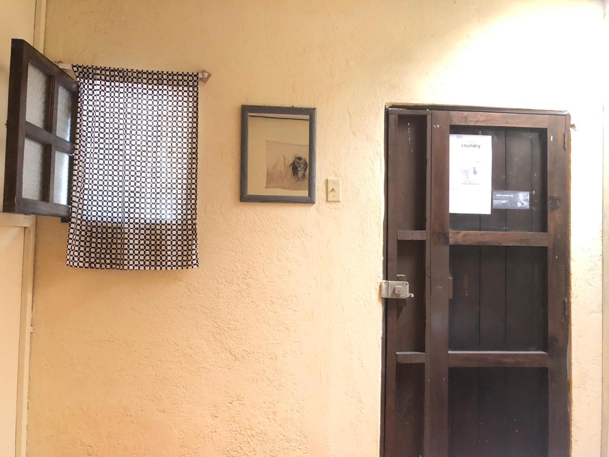 Hospedaje Basico El Jaguar Hotel Antigua Ngoại thất bức ảnh